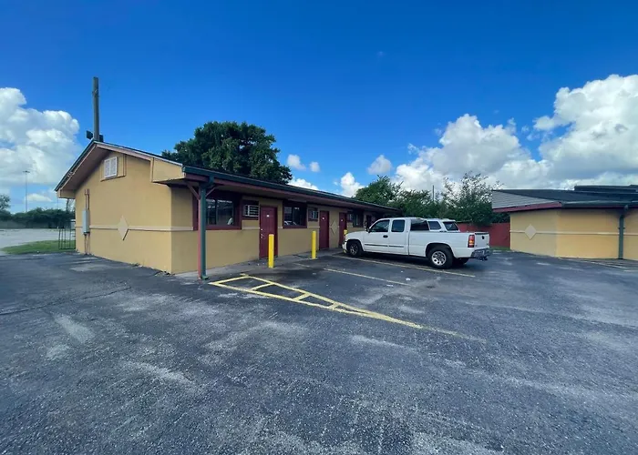 Royal Palms Motel & Rv Park